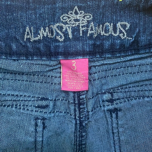 Almost Famous Jeans Women’s Juniors 3 Blue Denim Distressed Skinny Pockets Dark - Picture 2 of 10